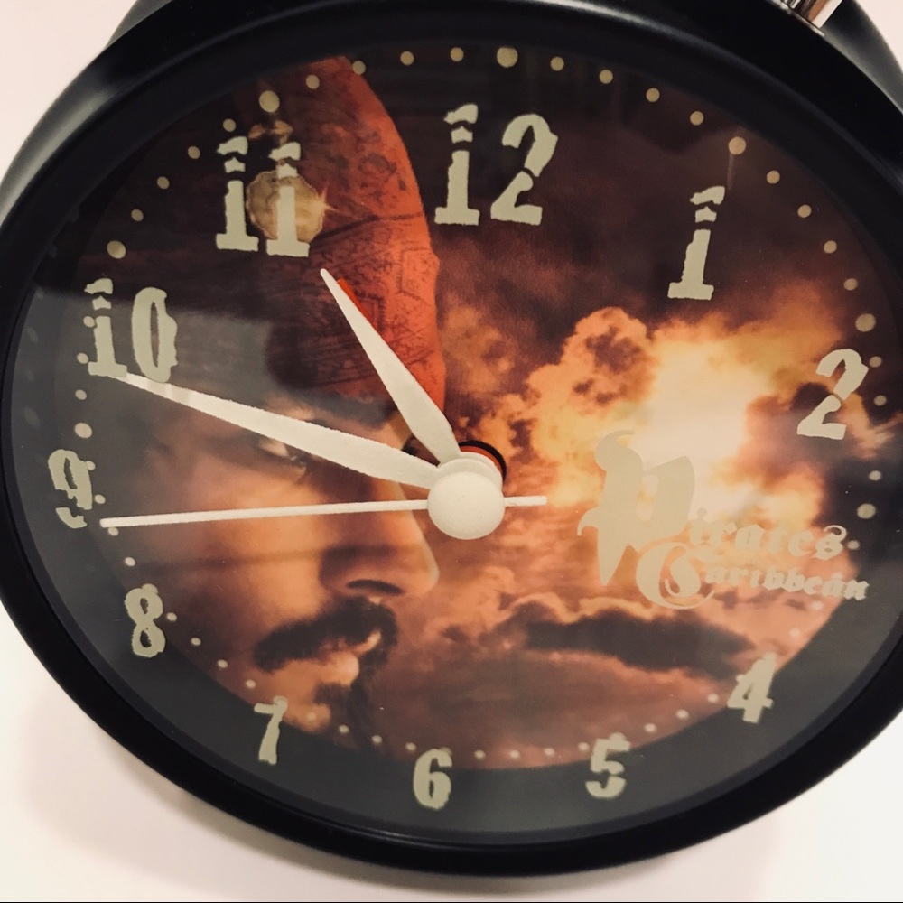 ♨️NEW Pirates of the Caribbean clock - Picture 2 of 5